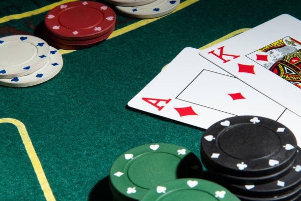 European Roulette wheel and betting layout on mpo2122 live-dealer table